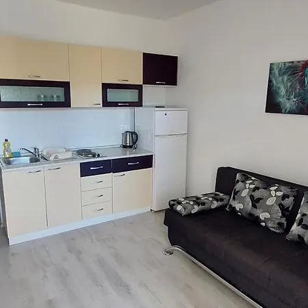Apartmani Zana Pirovac Exterior foto
