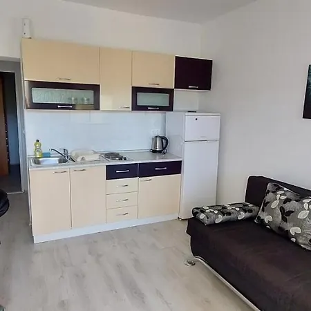 Apartmani Zana Pirovac Exterior foto