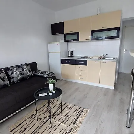 Apartmani Zana Pirovac Exterior foto