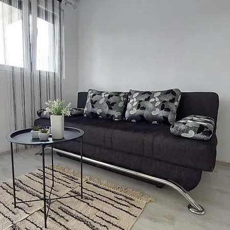 Apartmani Zana Pirovac Exterior foto