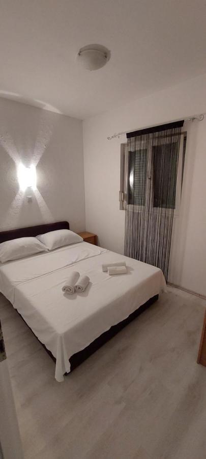 Apartment Zana *