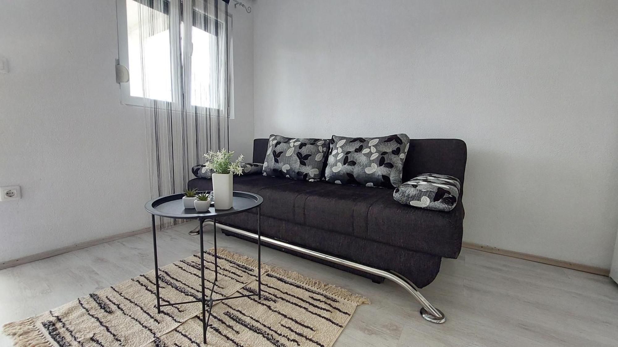 Zana Apartment